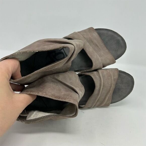 OTBT Patchouli Ruched Gray Leather Back Zipper Heeled Sandals Size 9M Open Toe - Picture 11 of 14